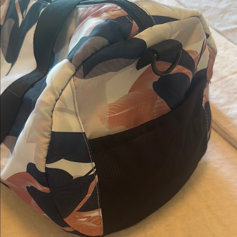 Vooray Floral Duffle Bag - Picture 4 of 6
